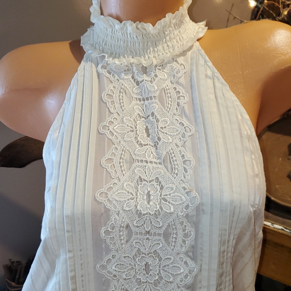 Bebe ruffle crochet top M - Picture 2 of 7
